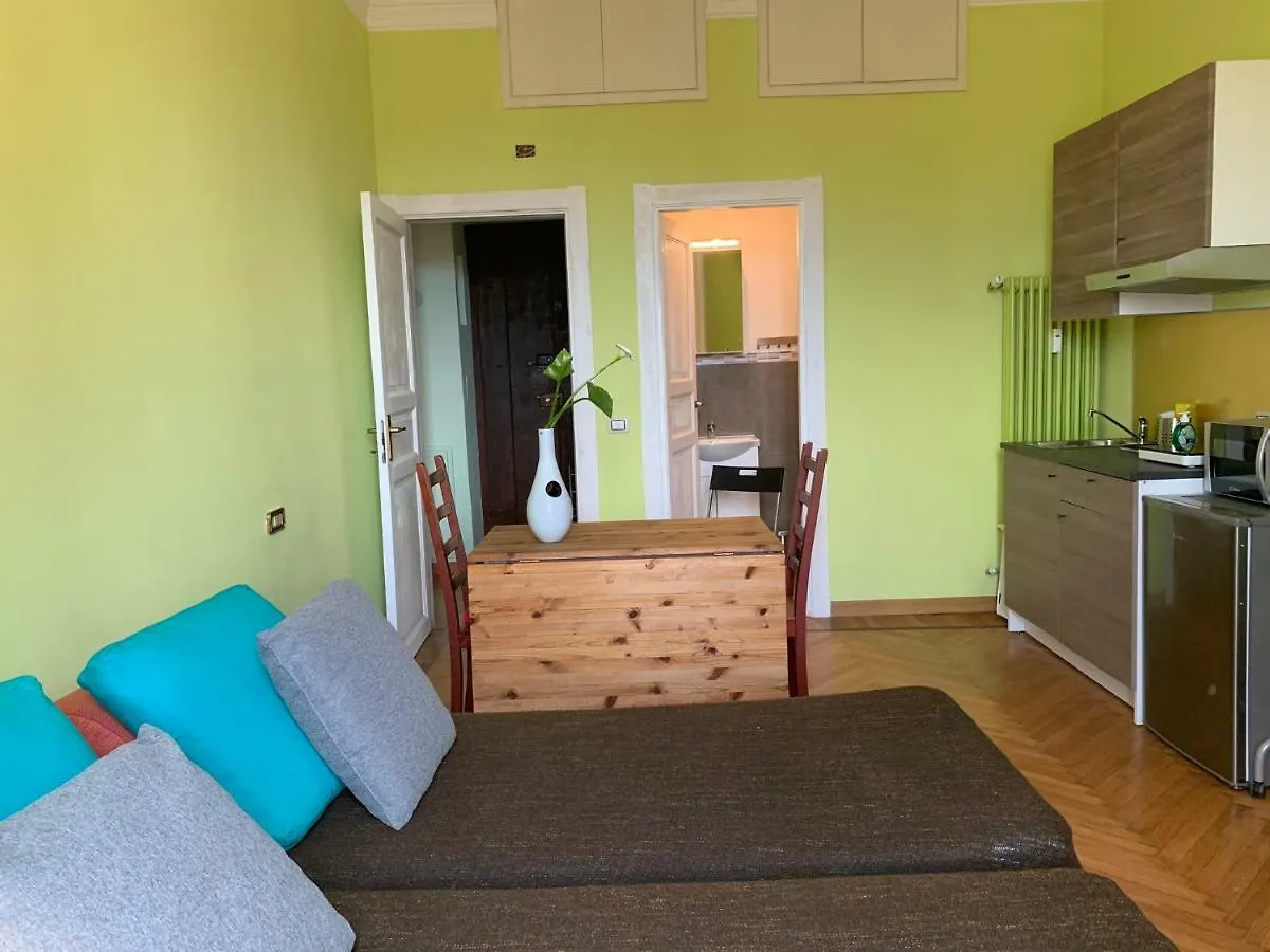 Milano Centrale B&B monolocale-studio Bed & Breakfast