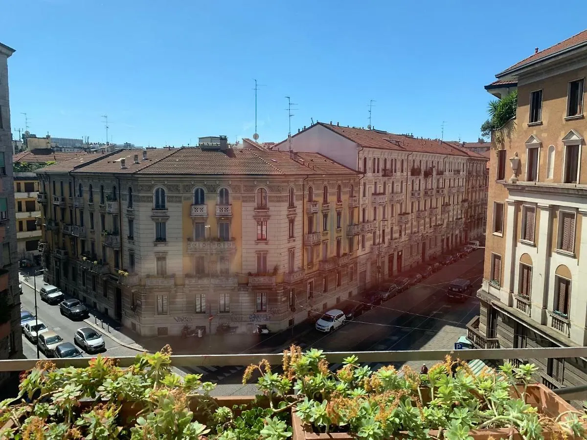Milano Centrale B&B monolocale-studio Bed & Breakfast